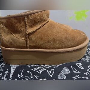 Ugg cozy Tan Suede platform Boots